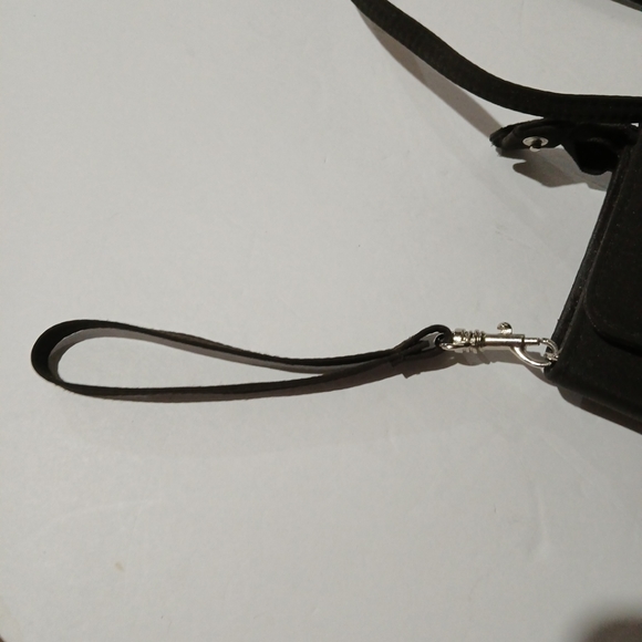 NWOT Gloria Vanderbilt Dark Brown Wristlet - Picture 10 of 12